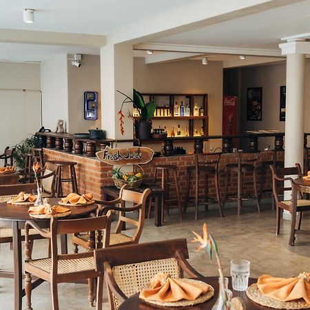 Neevana Hotel Hikkaduwa Ngoại thất bức ảnh