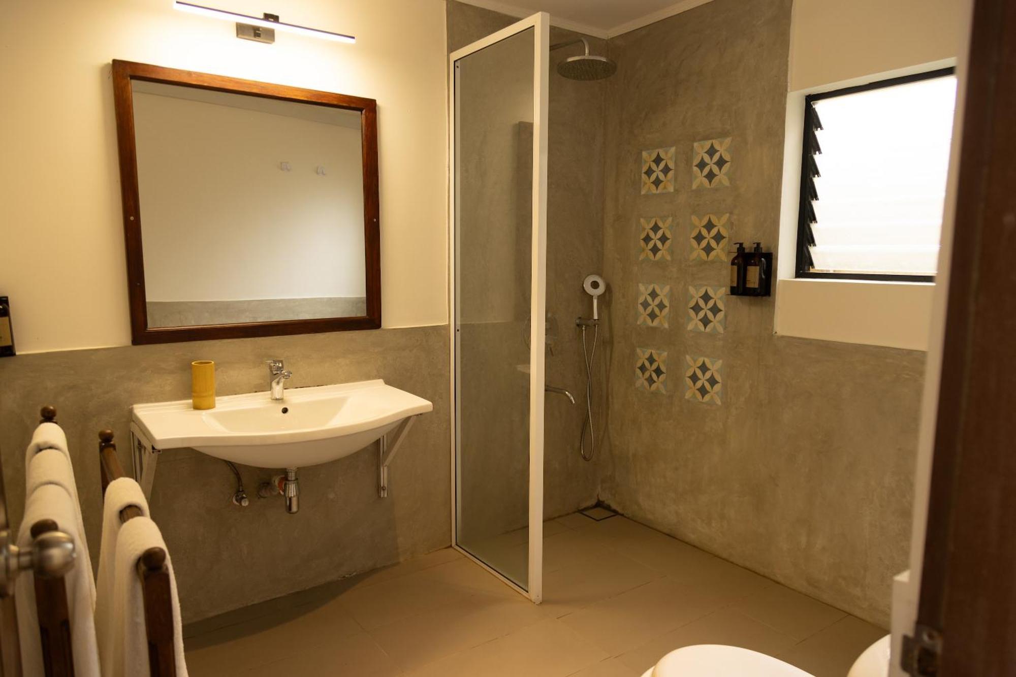 Neevana Hotel Hikkaduwa Ngoại thất bức ảnh