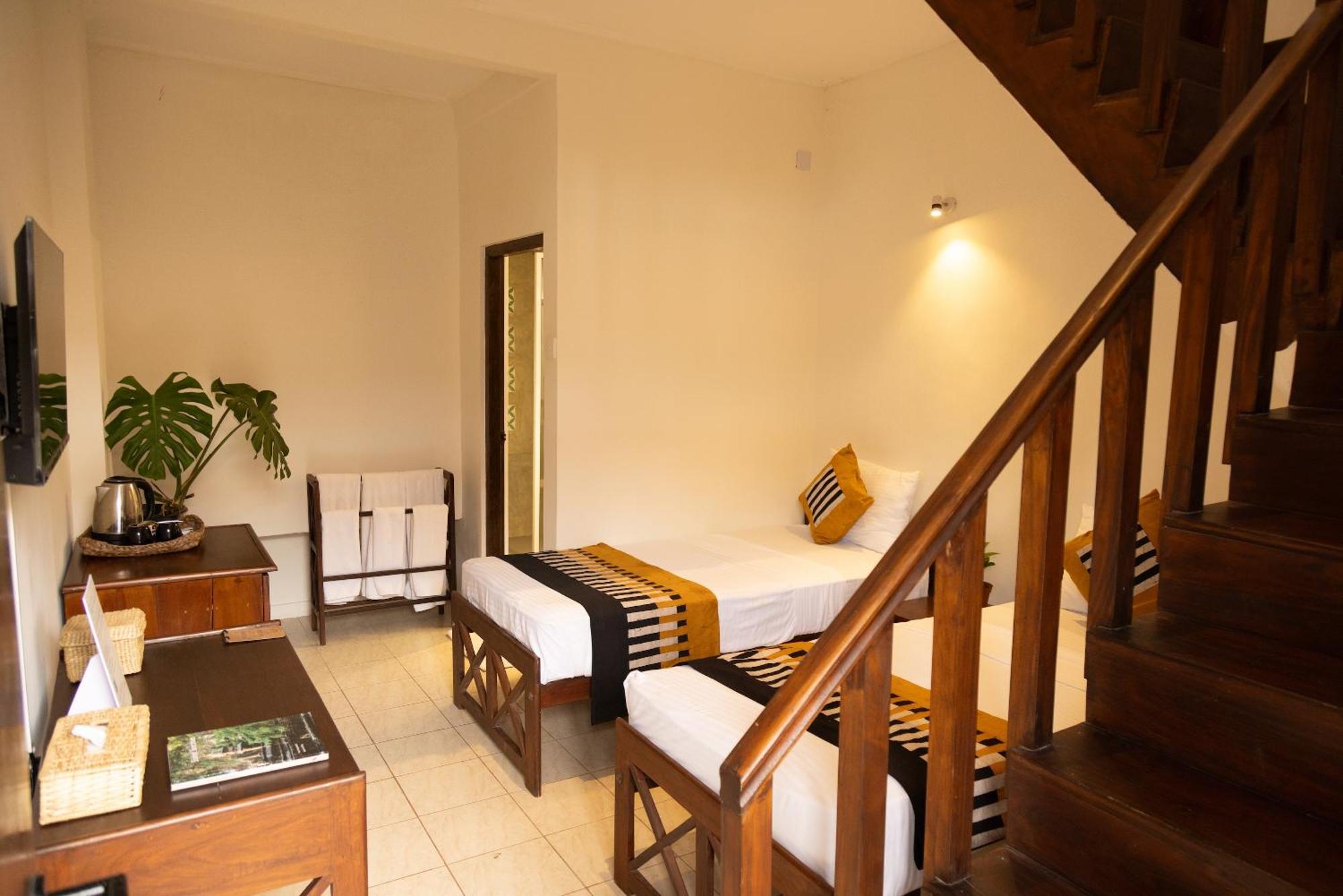 Neevana Hotel Hikkaduwa Ngoại thất bức ảnh
